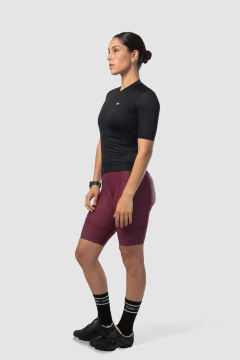 JERSEY CAIRO PRO 2.0 SLIM FIT TOTAL BLACK MUJER en internet