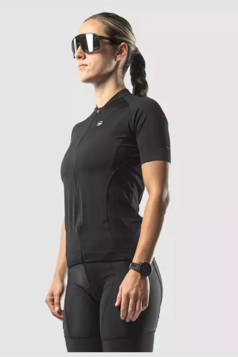 JERSEY EVEREST REGULAR FIT TOTAL BLACK MUJER - comprar online