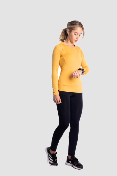 PRIMERA PIEL MANGA LARGA OCRE MUJER - comprar online