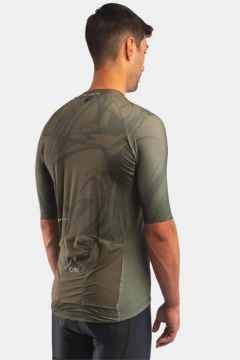 JERSEY EVEREST REGULAR FIT DRY GREEN HOMBRE en internet