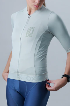 JERSEY ASTRO SLIM FIT MATCHA MUJER - tienda online