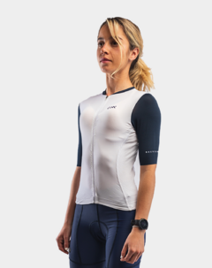 JERSEY ANDES MUJER SLIM FIT WHITE NAVY BLUE - comprar online