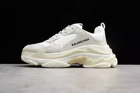 BALENCIAGA TRIPLE SNEAKER DADSHOE BEIGE - comprar online