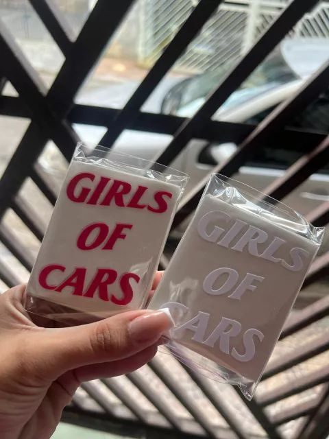 Adesivo Girls of Cars - Capinha Celular