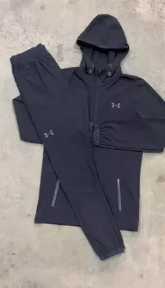 3X1: CONJUNTO UNDER ARMOUR + REMERA TERMICA DE REGALO en internet