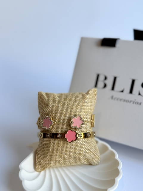 Set Petal Glow