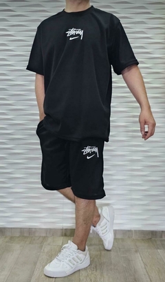 Conjunto Nike x Stussy