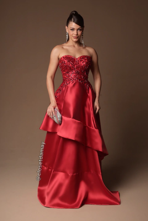 Vestido de festa longo, tomara que caia, decote coração e bordado em pedraria - Terracota