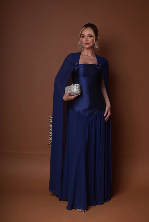 Vestido de festa longo, com decote reto e capa fixa - Azul Marinho