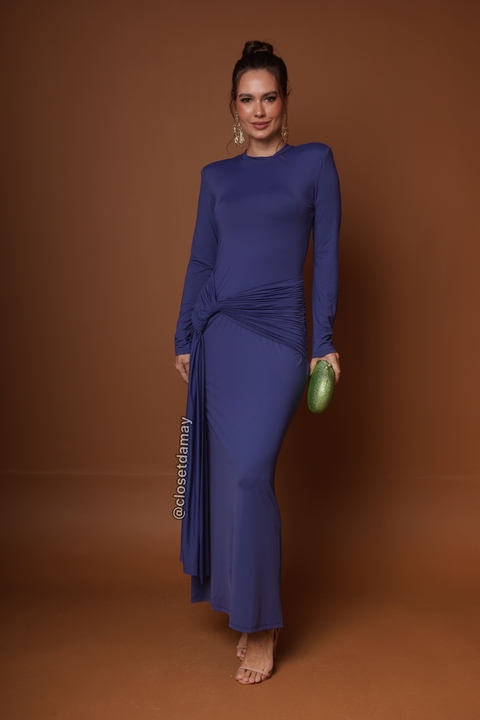 Vestido de festa longo, com mangas longas e franzindo laterais - Azul
