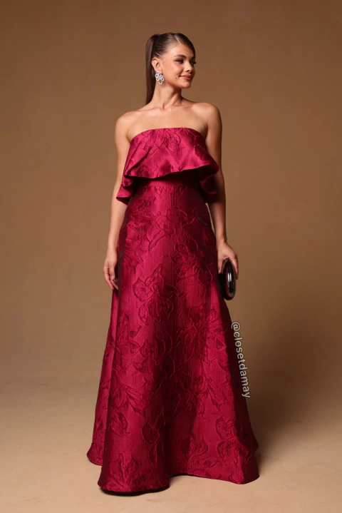 Vestido de festa longo, tomara que caia e saia evasê - Cereja