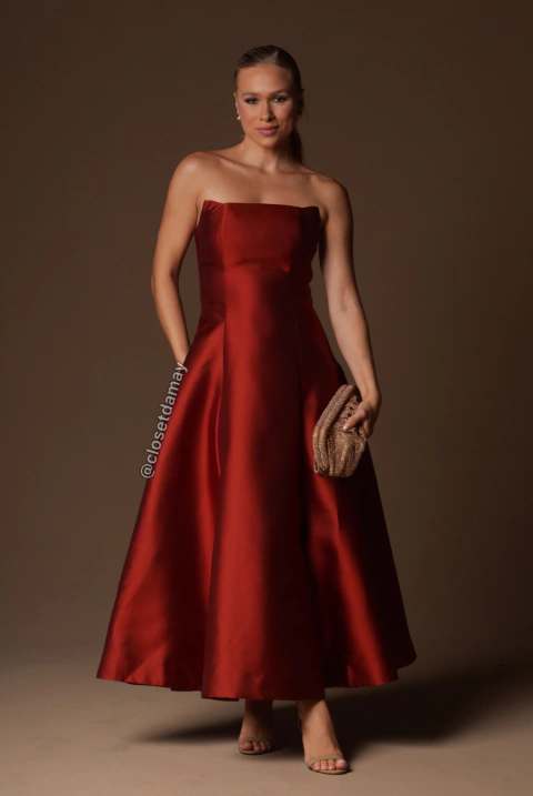 Vestido de festa longuete, tomara que caia e saia evasê - Terracota