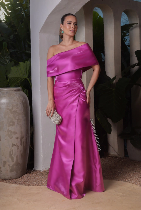 Vestido de festa longo, ombro a ombro, sobreposta e fenda - Roxo