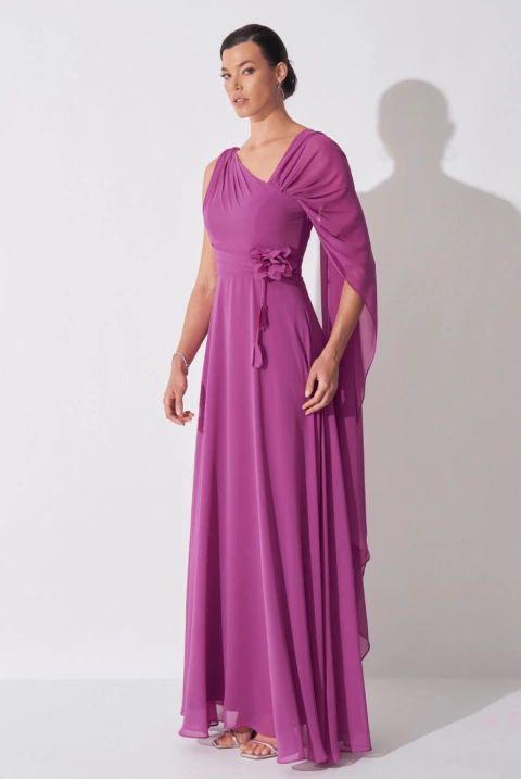 Vestido de festa longo, decote assimétrico, drapeado e flor removível - Fúcsia