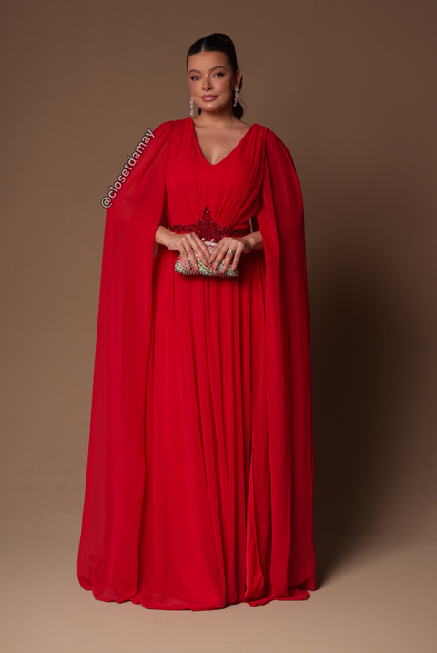 Vestido de festa plus size longo, com capa e bordado em pedraria - Vermelho