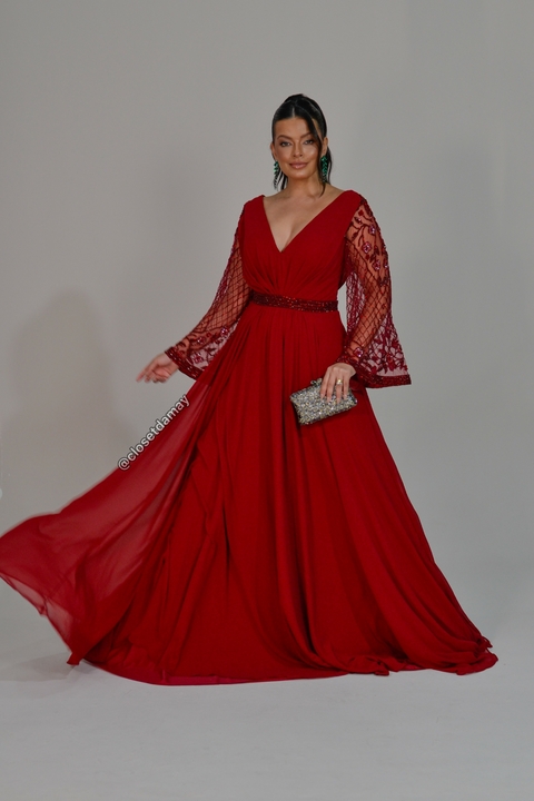 Vestido de festa longo, bordado em pedraria e decote em v - Marsala