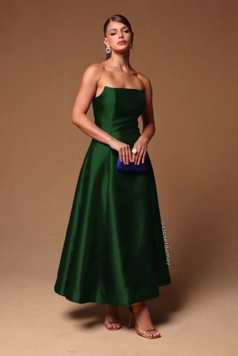 Vestido de festa longuete, tomara que caia e saia evasê - Verde Esmeralda