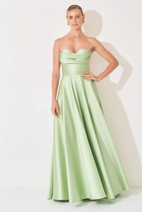 Vestido de festa longo, tomara que caia, decote coração e drapeado no busto - Verde menta