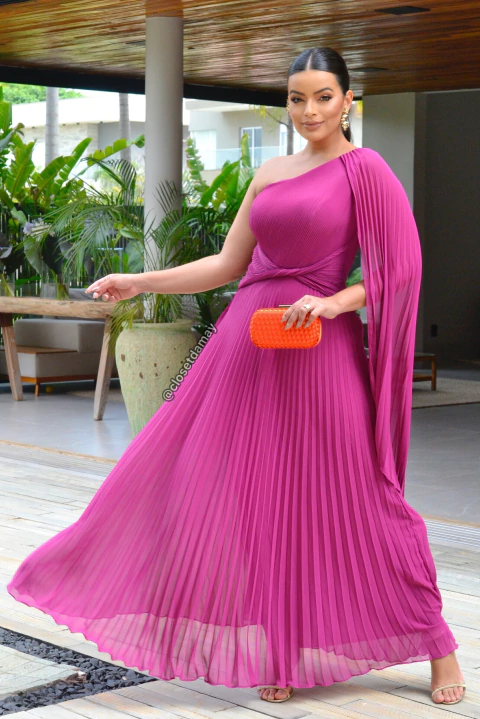 Vestido de festa longo, decote assimétrico plissado com capa - Fúcsia