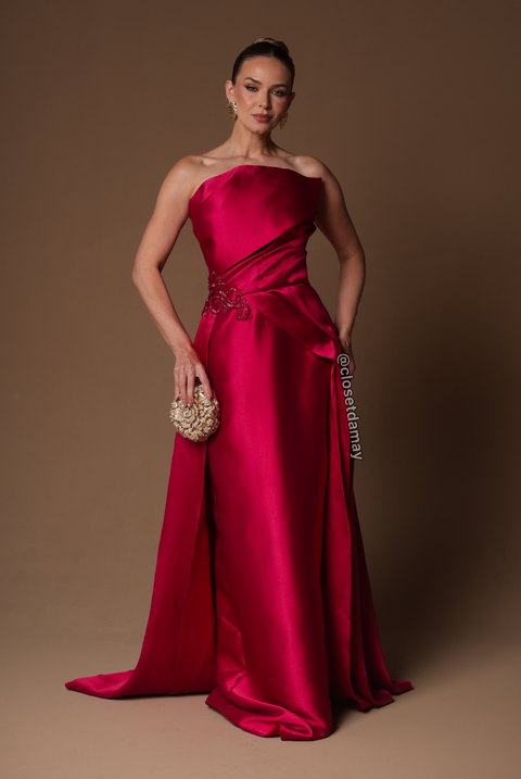 Vestido de festa longo, em zibeline, tomara que caia e drapeado - Marsala