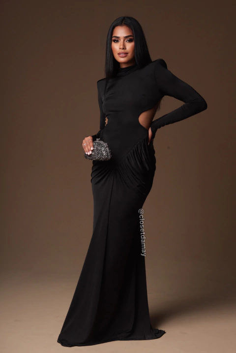 Vestido de festa longo, manga longa com recorte lateral e gola alta - Preto