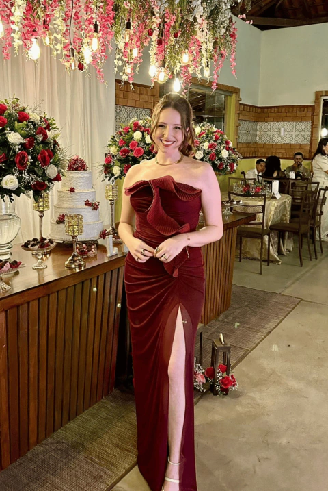 Vestido de festa longo, tomara que caia com babado - Marsala
