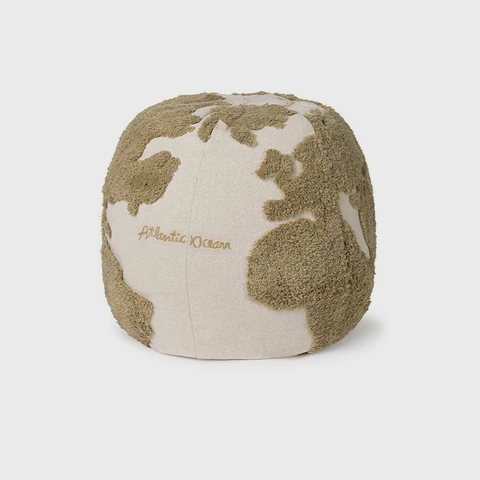 Puff Rugcycled Mapa Mundi | Lorena Canals - comprar online