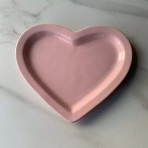 PLATO CORAZON ROSA