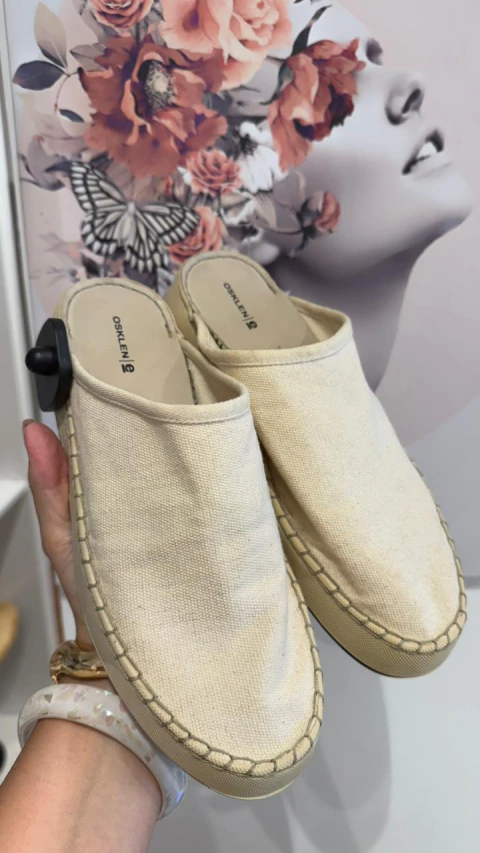 SAP MULE BEGE OSKLEN 36