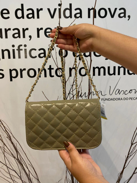 BOLSA TIRACOLO VERDE ALCA TRANCADA DOURADA HECKEL VERRI