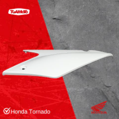 CACHA BAJO ASIENTO IZQUIERDO HONDA TORNADO BLANCO - Tuamoto Mayorista
