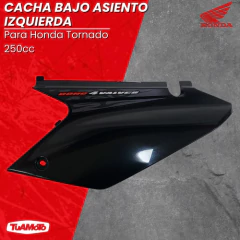 CACHA BAJO ASIENTO IZQUIERDO HONDA TORNADO NEGRO - Tuamoto Mayorista