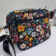 Estojo com Elástico Livros Bordados - (cópia) - (cópia) - (cópia) - (cópia) - (cópia) - (cópia) - (cópia) - (cópia) - (cópia) - (cópia) - (cópia) - (cópia) - (cópia) - (cópia) - (cópia) - (cópia) - (cópia)