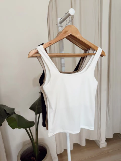 Básica cuello cuadrado