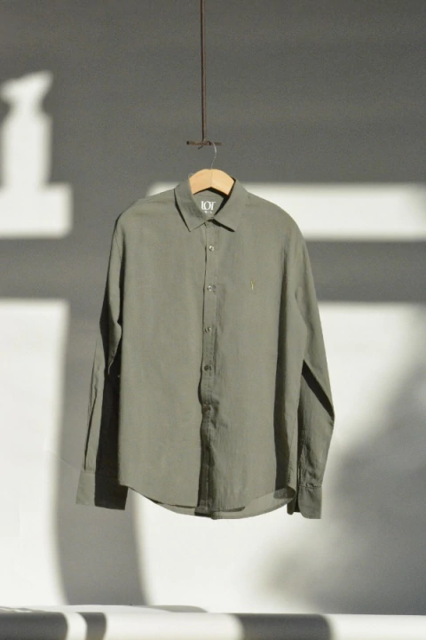 Camisa Regular Verde Militar - comprar online