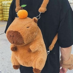 MOCHILA CAPYBARA + PULSERA CAPYBARA DE REGALO Y 40% OFF en internet