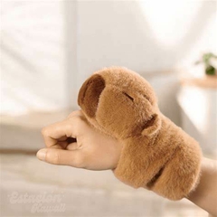 MOCHILA CAPYBARA + PULSERA CAPYBARA DE REGALO Y 40% OFF - NOVA SHOPP
