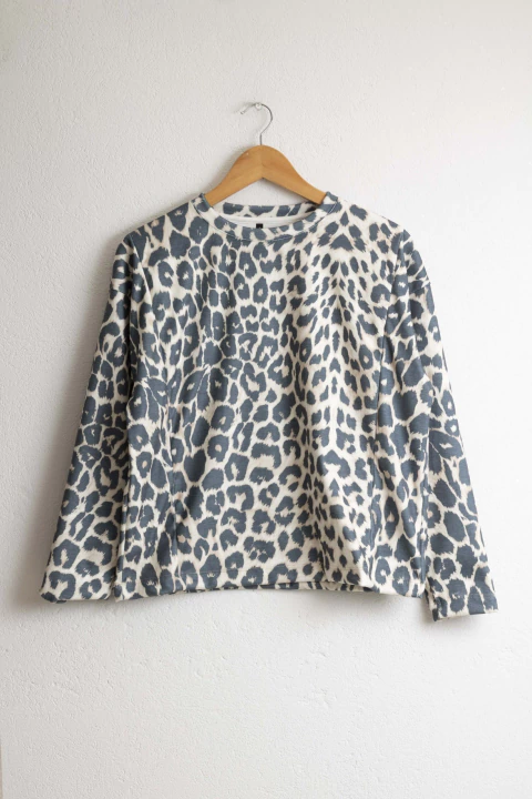 BUZO ENTRAÑABLE TERMOPOLAR ANIMAL PRINT