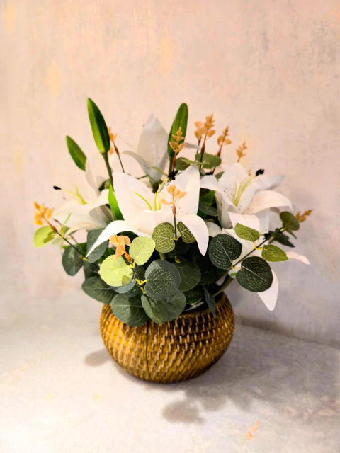 Arranjo Líros e Eucaliptos P (Branco) - comprar online