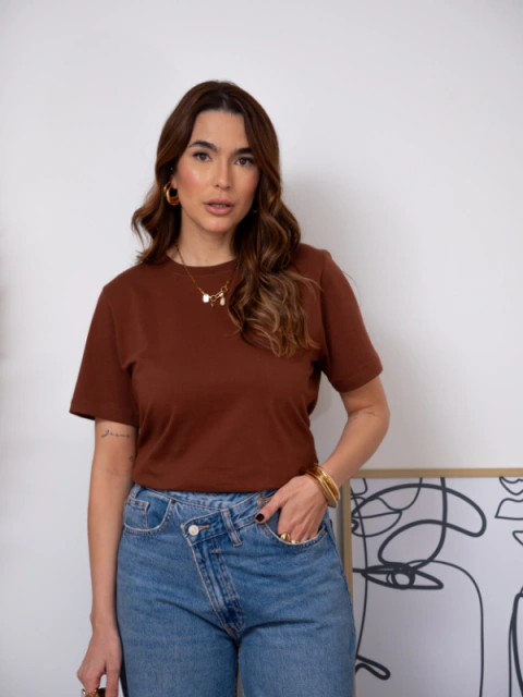 Camiseta Clássica em Algodão Egípcio