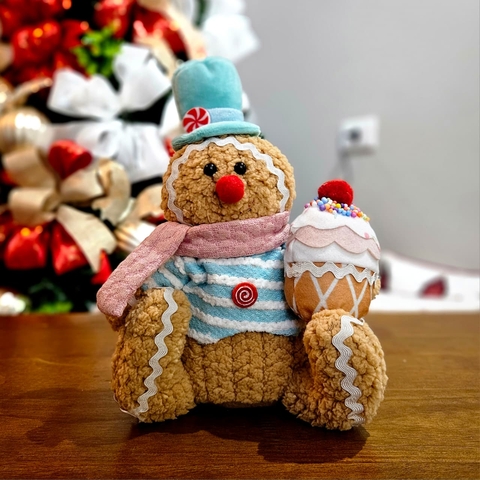 NATAL GINGERBREAD SENTADO C/CUPCAKE VERDE/ROSA 25CM - FLORARTE - comprar online