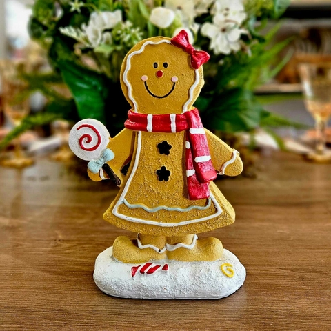 NATAL BONECA GINGERBREAD C/ LAÇO E CACHECOL VERMELHO E PIRULITO EM RESINA 21CM - comprar online