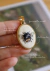 Colar Bordado oval Apia Aurea - Abelha | Sob-Encomenda - comprar online