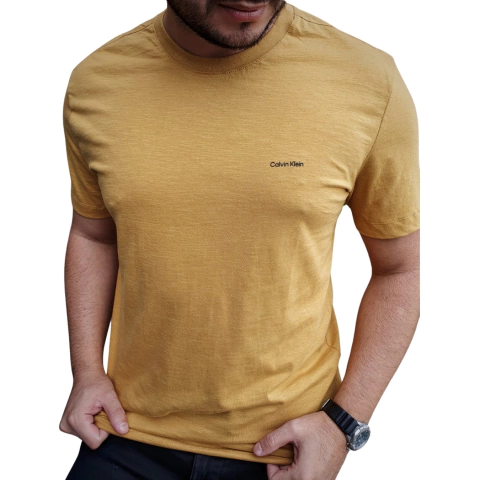 Camiseta Calvin Klein Básica Mostarda - comprar online