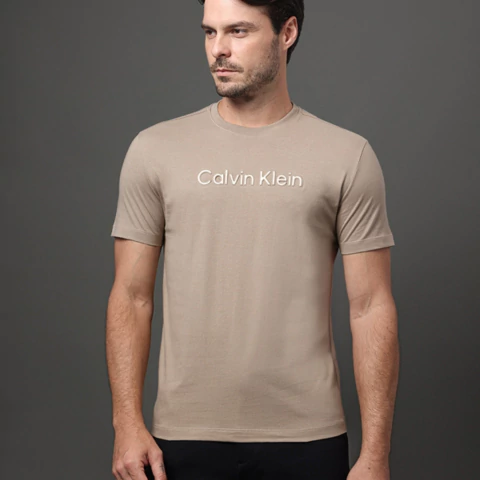 Camiseta Calvin Klein Embossed Caqui Claro New - comprar online