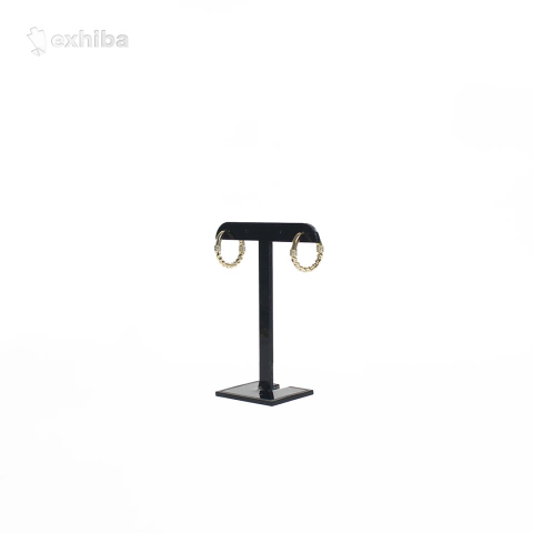 Exhibidor de acrílico en forma Tee para aretes, arracadas o huggiees, color negro, fabricado por Exhiba.
