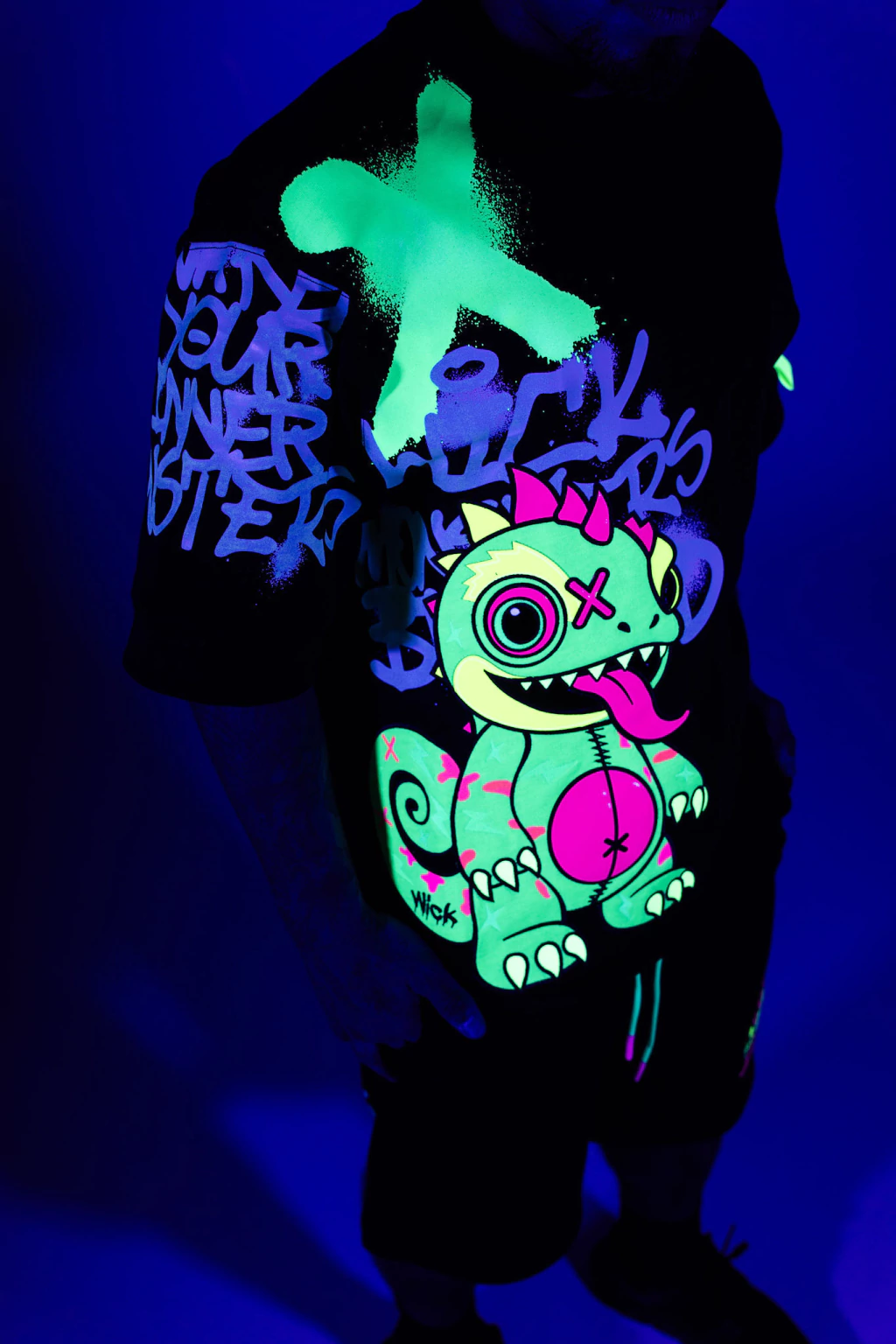 CAMISETA OVERSIZED CHAMELEON SPRAY PRETA – HAZARD COLLECTION