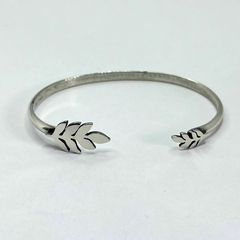 Pulsera abierta hojas