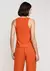 Regata Decote U Em Viscose Com Linho - Laranja ZJ6TLNEEN - comprar online