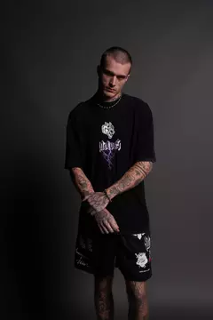 WOLVES LIGHTNING "PREMIUM" OVERSIZED UNISEX TEE IN BLACK - tienda en línea